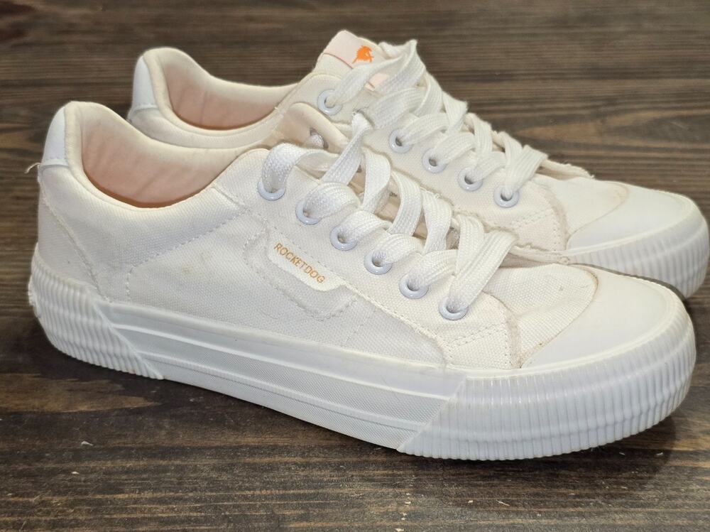 RocketDog Cherry Sneakers Plush Foam Insole Women’s 7.5 white canvas upper